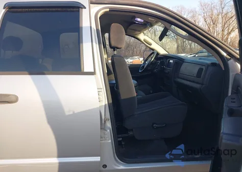 2004 Dodge Ram 1500 Slt/Laramie из США, поврежденный, VIN 1D7HU18D24S541328